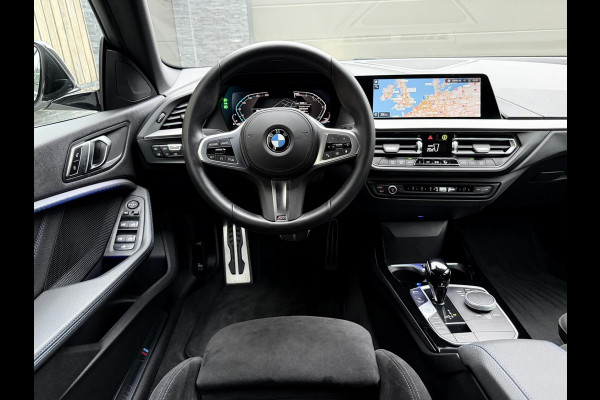 BMW 2 Serie Gran Coupé 218i M Sport Automaat | Alcantara | LED adaptief & grootlichtassistent | HiFi systeem | Achterspoiler | Apple CarPlay