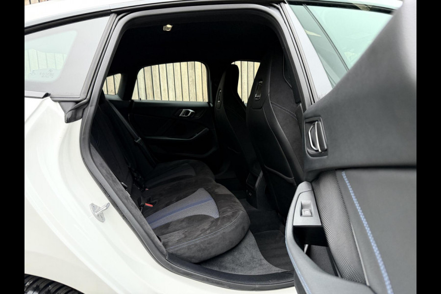 BMW 2 Serie Gran Coupé 218i M Sport Automaat | Alcantara | LED adaptief & grootlichtassistent | HiFi systeem | Achterspoiler | Apple CarPlay