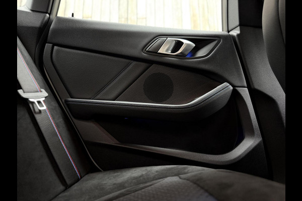 BMW 2 Serie Gran Coupé 218i M Sport Automaat | Alcantara | LED adaptief & grootlichtassistent | HiFi systeem | Achterspoiler | Apple CarPlay