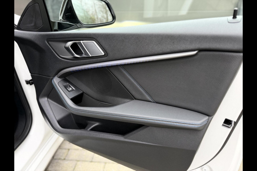 BMW 2 Serie Gran Coupé 218i M Sport Automaat | Alcantara | LED adaptief & grootlichtassistent | HiFi systeem | Achterspoiler | Apple CarPlay