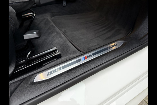 BMW 2 Serie Gran Coupé 218i M Sport Automaat | Alcantara | LED adaptief & grootlichtassistent | HiFi systeem | Achterspoiler | Apple CarPlay
