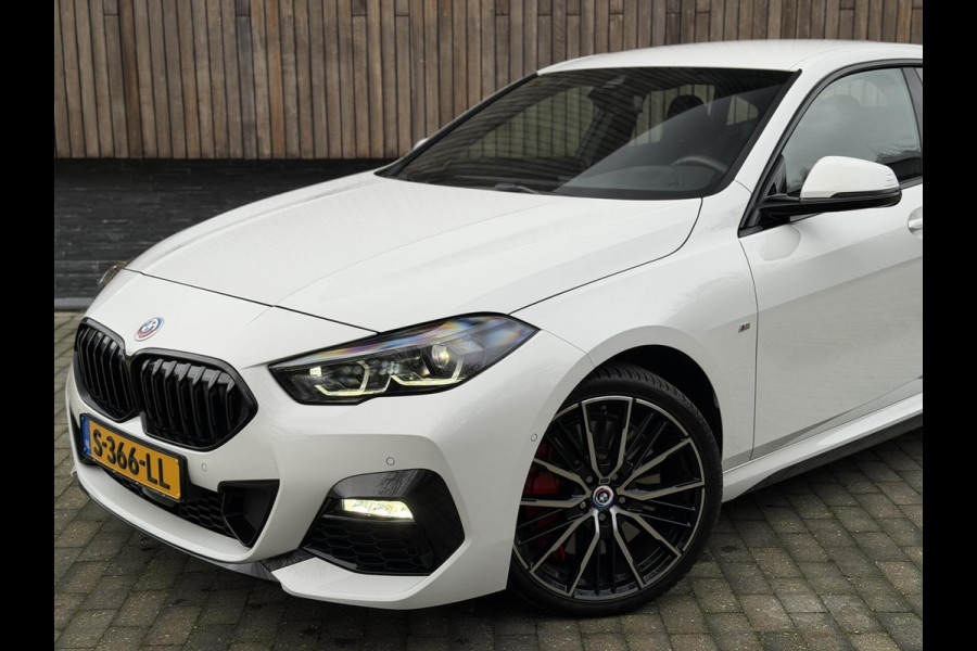 BMW 2 Serie Gran Coupé 218i M Sport Automaat | Alcantara | LED adaptief & grootlichtassistent | HiFi systeem | Achterspoiler | Apple CarPlay