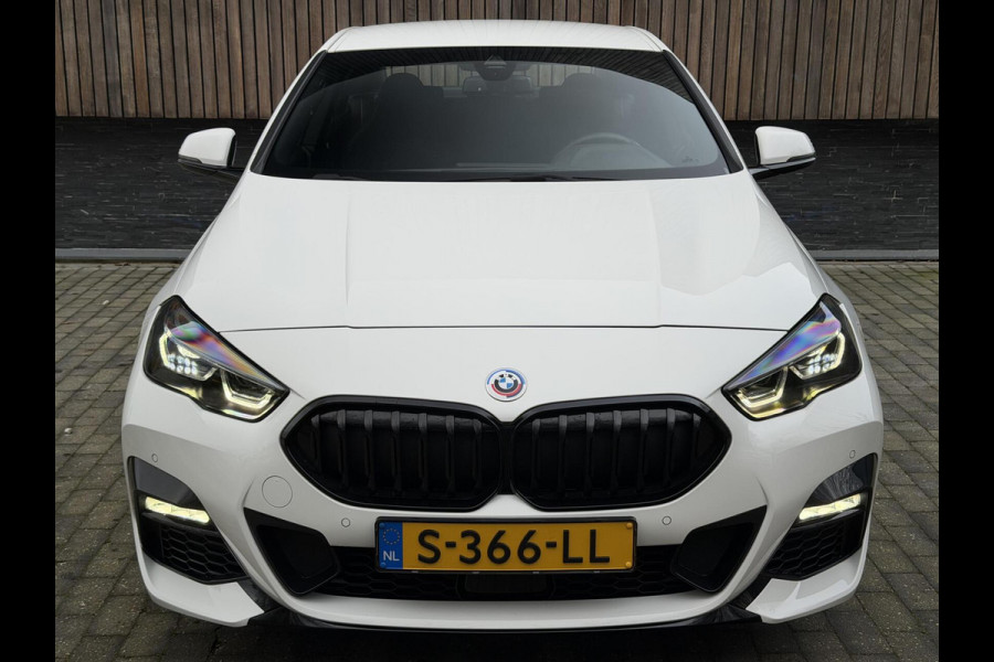 BMW 2 Serie Gran Coupé 218i M Sport Automaat | Alcantara | LED adaptief & grootlichtassistent | HiFi systeem | Achterspoiler | Apple CarPlay