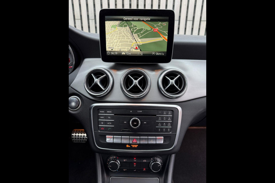 Mercedes-Benz CLA-Klasse Shooting Brake 180 Automaat AMG Line