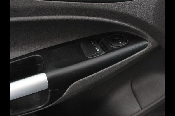 Ford Transit Connect 100pk Automaat L2 Trend | Navigatie | Camera | Imperiaal met ladder rol | Cruise control | Trekhaak | 3-Zits | Airco | DAB+ | Euro6