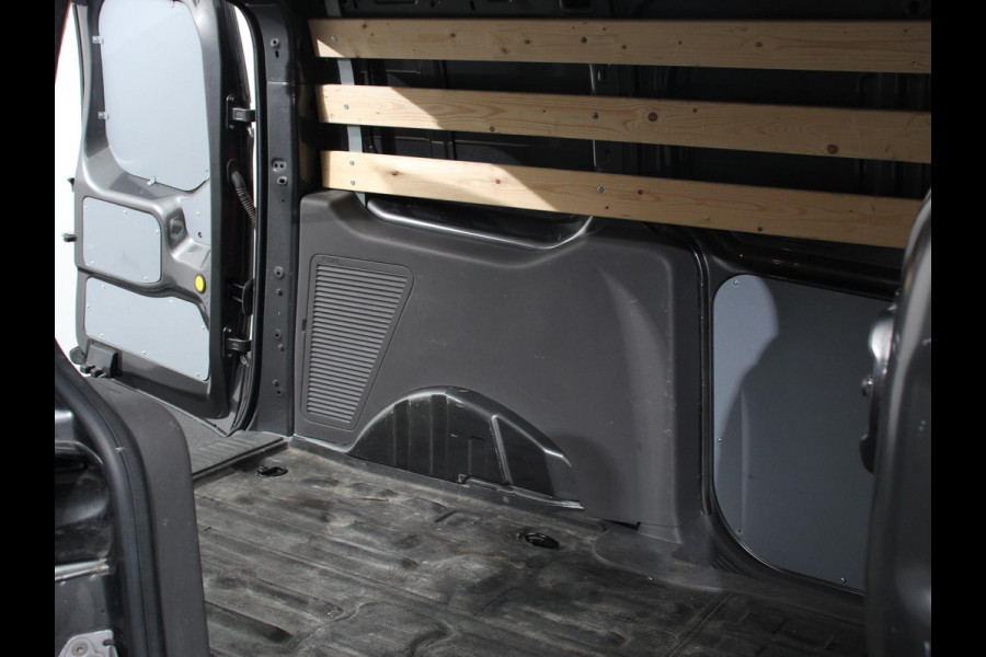 Ford Transit Connect 100pk Automaat L2 Trend | Navigatie | Camera | Imperiaal met ladder rol | Cruise control | Trekhaak | 3-Zits | Airco | DAB+ | Euro6