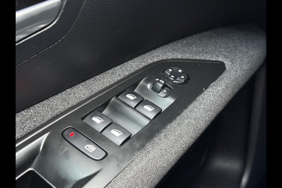 Peugeot 3008 1.2 PureTech Allure 2e Eigenaar,Navi,Clima,Cruise,PDC,Automaat,Trekhaak,Stoelverwarming,APK tot 03-2026