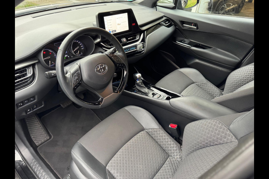 Toyota C-HR 1.8 Hybrid Style | Nieuwe multimedia, Dodehoekherkenning, Stoel + Stuurverwarming, Keyless, 18 inch