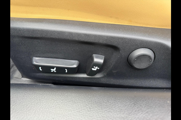 Lexus RC 300h Business Line Pro | Eerste eigenaar, Facelift, Leer, Stoelverwarming, Adaptive cruise control, Groot scherm, 18 inch, Keyle