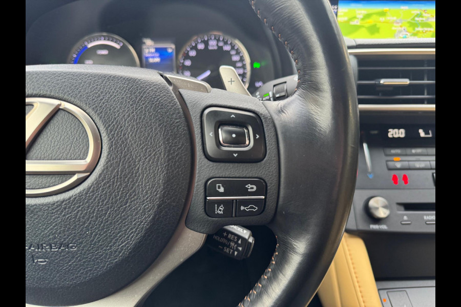 Lexus RC 300h Business Line Pro | Eerste eigenaar, Facelift, Leer, Stoelverwarming, Adaptive cruise control, Groot scherm, 18 inch, Keyle