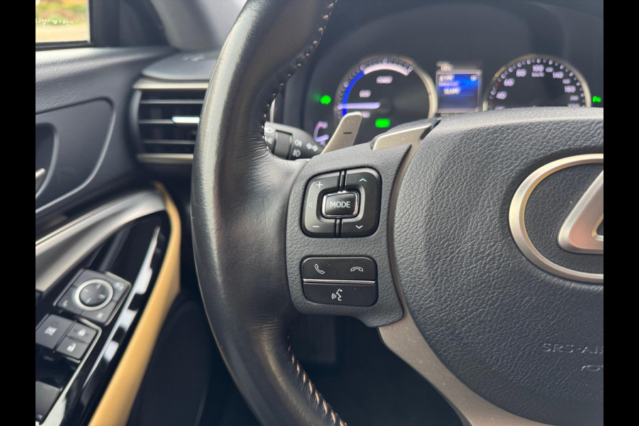 Lexus RC 300h Business Line Pro | Eerste eigenaar, Facelift, Leer, Stoelverwarming, Adaptive cruise control, Groot scherm, 18 inch, Keyle