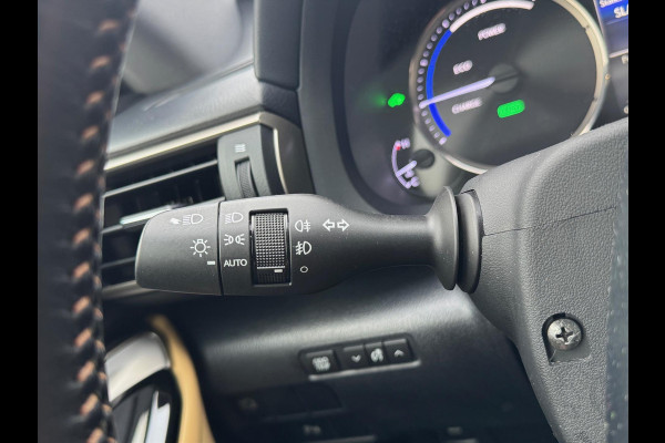 Lexus RC 300h Business Line Pro | Eerste eigenaar, Facelift, Leer, Stoelverwarming, Adaptive cruise control, Groot scherm, 18 inch, Keyle