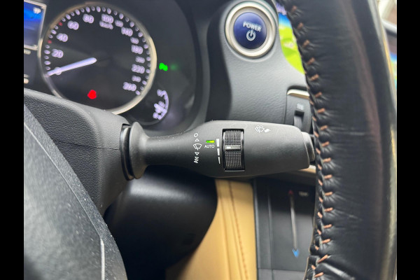 Lexus RC 300h Business Line Pro | Eerste eigenaar, Facelift, Leer, Stoelverwarming, Adaptive cruise control, Groot scherm, 18 inch, Keyle