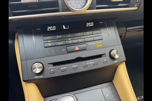 Lexus RC 300h Business Line Pro | Eerste eigenaar, Facelift, Leer, Stoelverwarming, Adaptive cruise control, Groot scherm, 18 inch, Keyle
