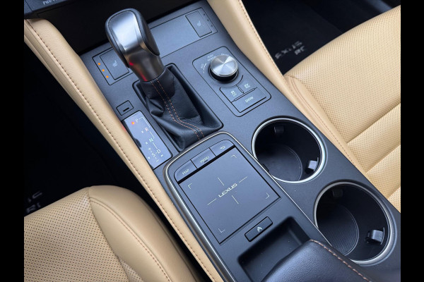 Lexus RC 300h Business Line Pro | Eerste eigenaar, Facelift, Leer, Stoelverwarming, Adaptive cruise control, Groot scherm, 18 inch, Keyle