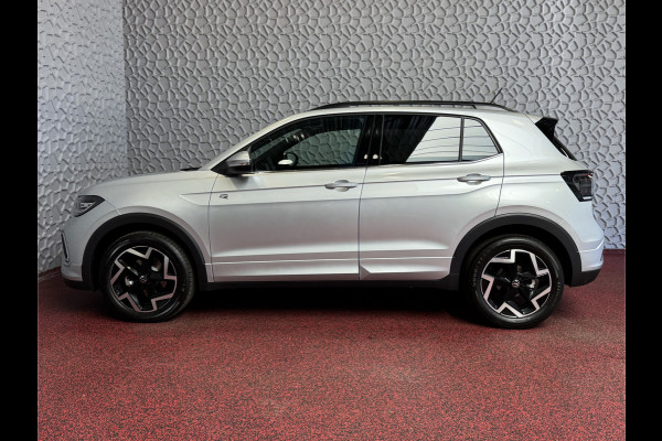 Volkswagen T-Cross ✅ NIEUWE AUTO ✅ TSI 115PK R-LINE EDITION KEYLESS TREKHAAK LED IQ CAMERA STOELVERW ✅2025✅ "Volkswagen rijden begint bij Topautos.nl – 75 topmodellen direct op voorraad!"