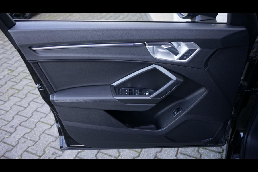 Audi Q3 35 TFSI 3x S-Line Black Optik AUTOMAAT-AMBIANCE-AUDI SOUND-CAMERA-DRIVE SELECT-ELEKTR STOELEN-KEYLESS-MATRIX-TREKHAAK