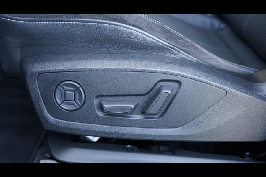 Audi Q3 35 TFSI 3x S-Line Black Optik AUTOMAAT-AMBIANCE-AUDI SOUND-CAMERA-DRIVE SELECT-ELEKTR STOELEN-KEYLESS-MATRIX-TREKHAAK