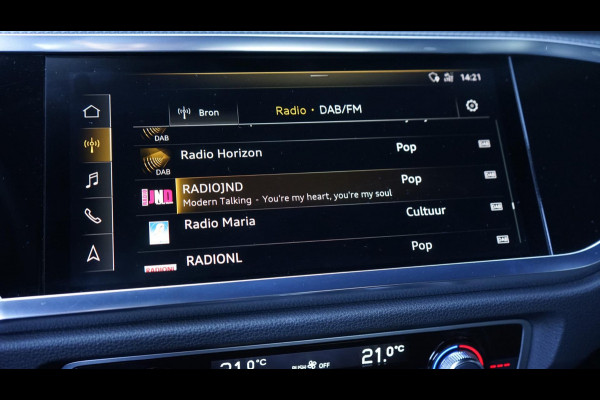 Audi Q3 35 TFSI 3x S-Line Black Optik AUTOMAAT-AMBIANCE-AUDI SOUND-CAMERA-DRIVE SELECT-ELEKTR STOELEN-KEYLESS-MATRIX-TREKHAAK