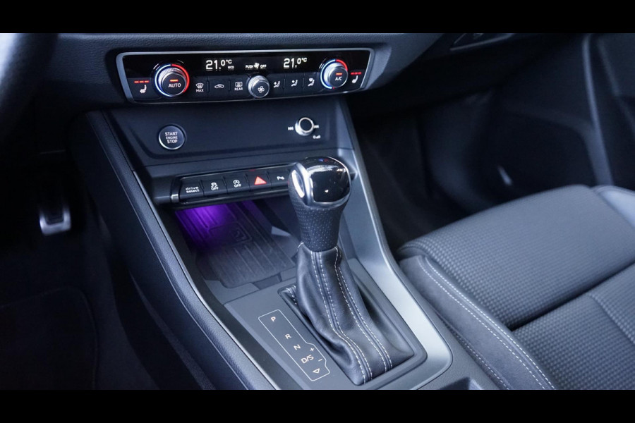 Audi Q3 35 TFSI 3x S-Line Black Optik AUTOMAAT-AMBIANCE-AUDI SOUND-CAMERA-DRIVE SELECT-ELEKTR STOELEN-KEYLESS-MATRIX-TREKHAAK