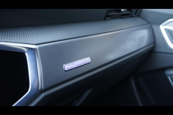 Audi Q3 35 TFSI 3x S-Line Black Optik AUTOMAAT-AMBIANCE-AUDI SOUND-CAMERA-DRIVE SELECT-ELEKTR STOELEN-KEYLESS-MATRIX-TREKHAAK