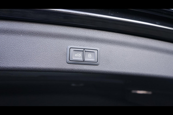 Audi Q3 35 TFSI 3x S-Line Black Optik AUTOMAAT-AMBIANCE-AUDI SOUND-CAMERA-DRIVE SELECT-ELEKTR STOELEN-KEYLESS-MATRIX-TREKHAAK
