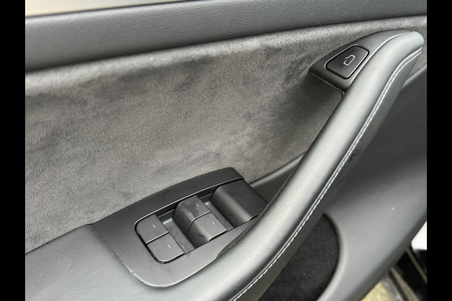 Tesla Model Y Performance AWD 75 kWh VAN: €39.900,- VOOR: €37.877,- UW EINDEJAARSVOORDEEL: €2.023,-| AUTOPILOT| VOLLEDIGE FABRIEKSGARANTIE T/M 6-2026/80.000KM | AANDRIJFLIJN EN ACCU GARANTIE T/M 12-2030 of 192.000km