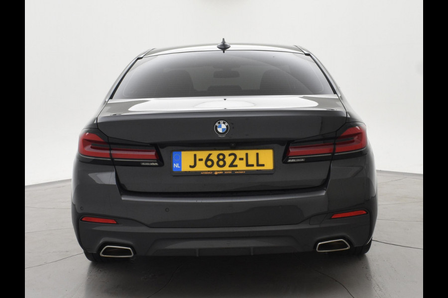 BMW 5 Serie 518D M-SPORT SEDAN + NAPPA LEDEREN COMFORTZETELS | TREKHAAK | H/K | HEAD-UP | SFEERVERLICHTING