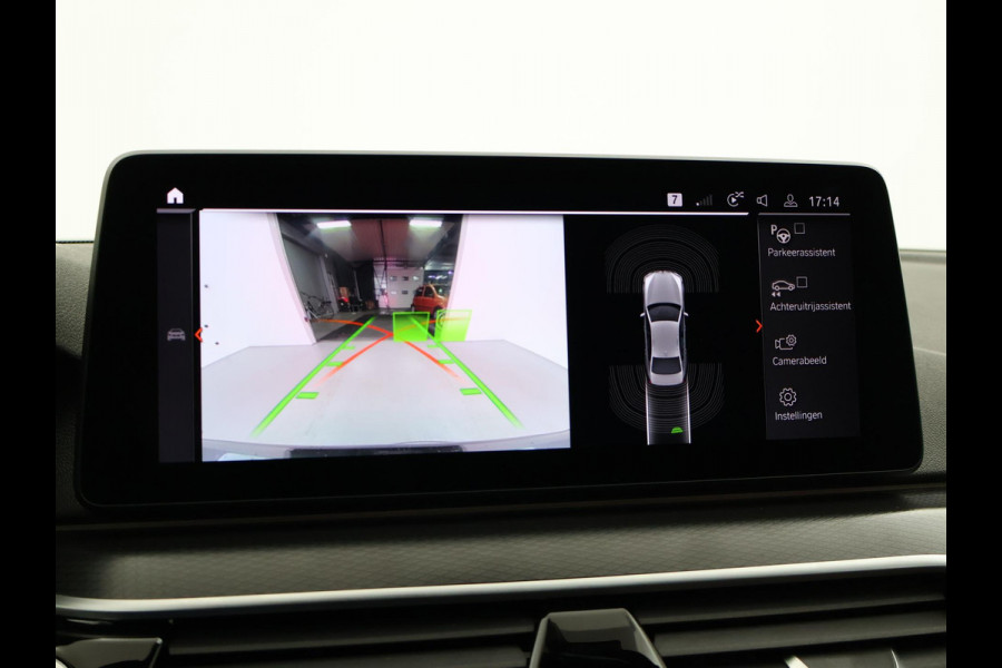 BMW 5 Serie 518D M-SPORT SEDAN + NAPPA LEDEREN COMFORTZETELS | TREKHAAK | H/K | HEAD-UP | SFEERVERLICHTING