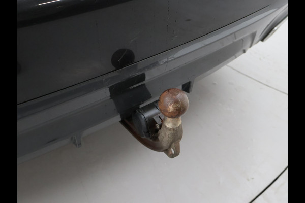 BMW 5 Serie 518D M-SPORT SEDAN + NAPPA LEDEREN COMFORTZETELS | TREKHAAK | H/K | HEAD-UP | SFEERVERLICHTING