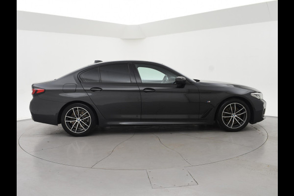 BMW 5 Serie 518D M-SPORT SEDAN + NAPPA LEDEREN COMFORTZETELS | TREKHAAK | H/K | HEAD-UP | SFEERVERLICHTING