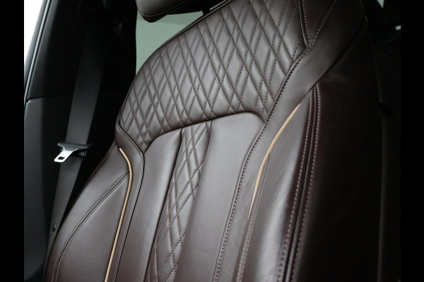 BMW 5 Serie 518D M-SPORT SEDAN + NAPPA LEDEREN COMFORTZETELS | TREKHAAK | H/K | HEAD-UP | SFEERVERLICHTING