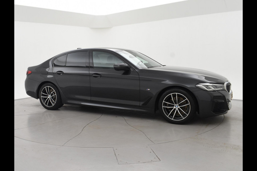 BMW 5 Serie 518D M-SPORT SEDAN + NAPPA LEDEREN COMFORTZETELS | TREKHAAK | H/K | HEAD-UP | SFEERVERLICHTING