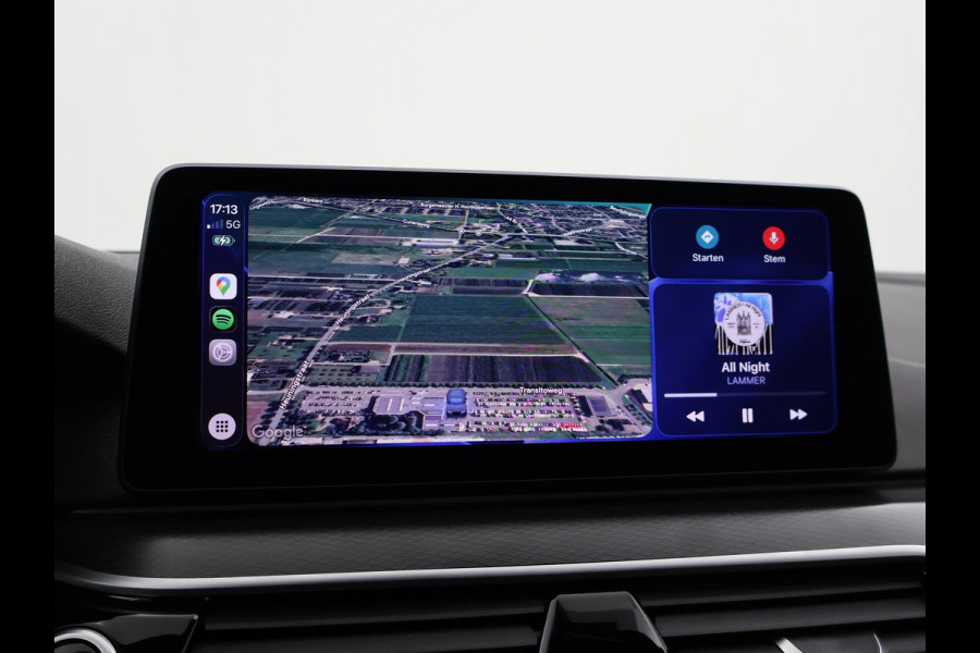 BMW 5 Serie 518D M-SPORT SEDAN + NAPPA LEDEREN COMFORTZETELS | TREKHAAK | H/K | HEAD-UP | SFEERVERLICHTING