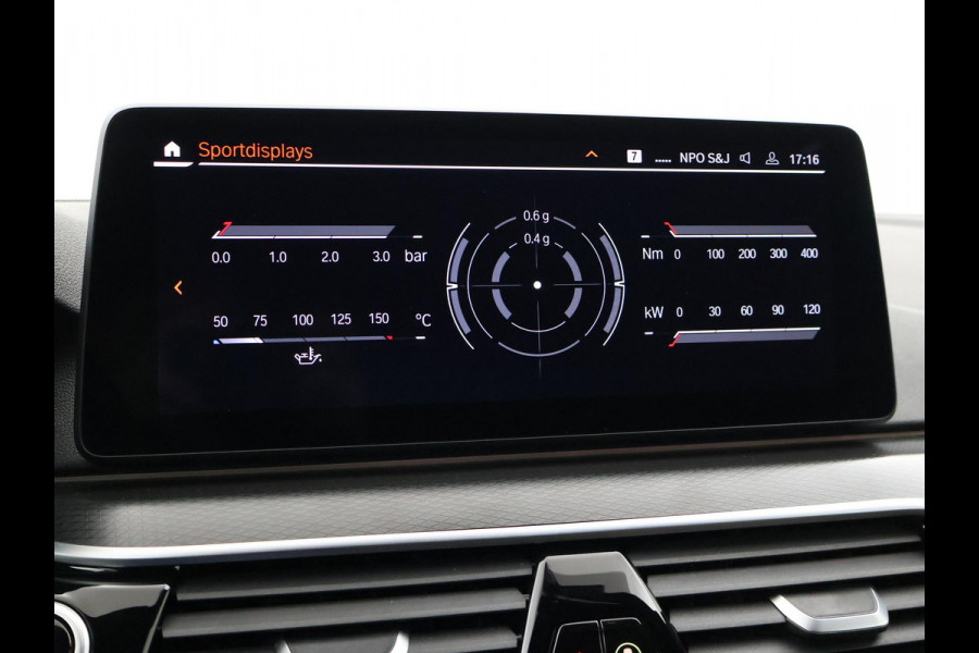 BMW 5 Serie 518D M-SPORT SEDAN + NAPPA LEDEREN COMFORTZETELS | TREKHAAK | H/K | HEAD-UP | SFEERVERLICHTING