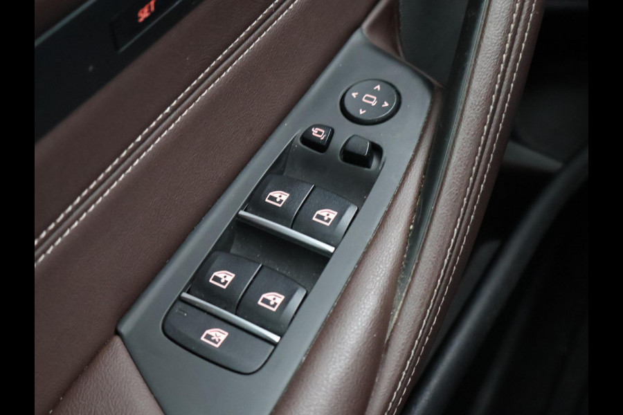 BMW 5 Serie 518D M-SPORT SEDAN + NAPPA LEDEREN COMFORTZETELS | TREKHAAK | H/K | HEAD-UP | SFEERVERLICHTING