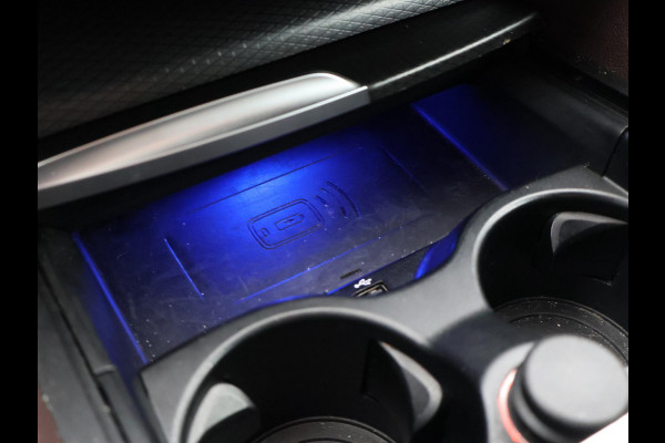 BMW 5 Serie 518D M-SPORT SEDAN + NAPPA LEDEREN COMFORTZETELS | TREKHAAK | H/K | HEAD-UP | SFEERVERLICHTING