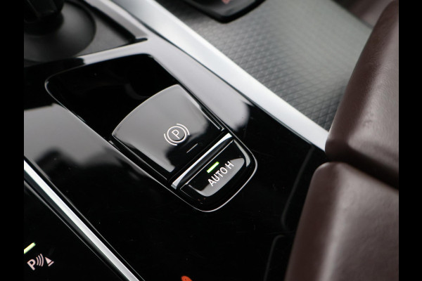 BMW 5 Serie 518D M-SPORT SEDAN + NAPPA LEDEREN COMFORTZETELS | TREKHAAK | H/K | HEAD-UP | SFEERVERLICHTING