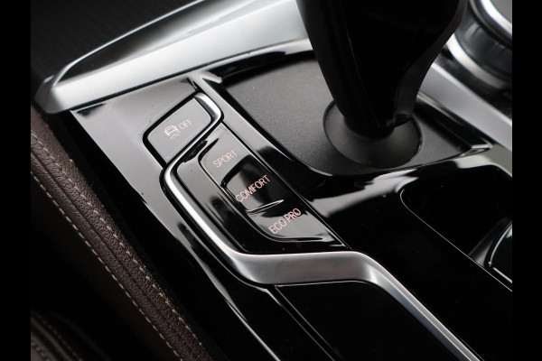 BMW 5 Serie 518D M-SPORT SEDAN + NAPPA LEDEREN COMFORTZETELS | TREKHAAK | H/K | HEAD-UP | SFEERVERLICHTING