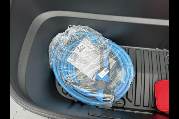 Tesla Model Y Premium Long Range AWD 75 kWh NIEUWE AUTO | AUTOPILOT| VOLLEDIGE TESLA GARANTIE T/M 12/2029 OF 80.000KM| DE HOOGVOLTACCU EN AANDRIJFLIJN TOT 2033 of 192.000KM |