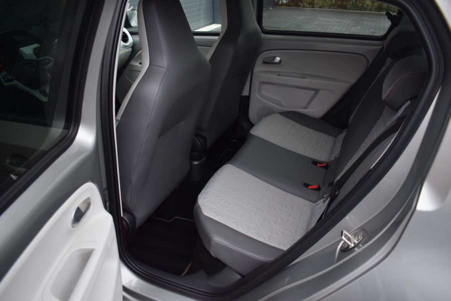 Volkswagen up! 1.0 TSI 90pk Beats | Pano | Cruise | Camera