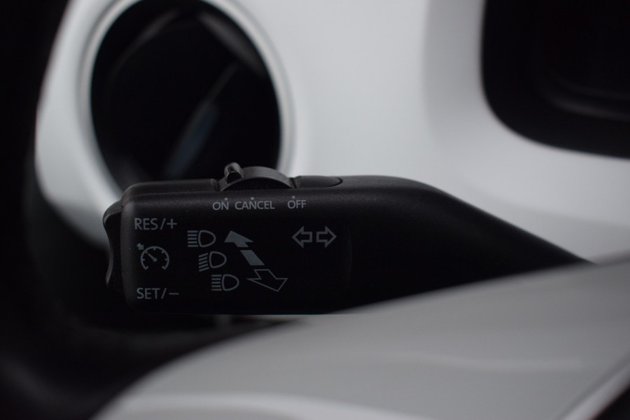 Volkswagen up! 1.0 TSI 90pk Beats | Pano | Cruise | Camera