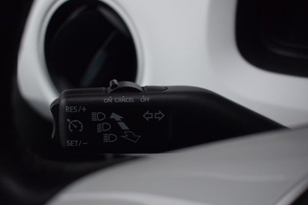 Volkswagen up! 1.0 TSI 90pk Beats | Pano | Cruise | Camera