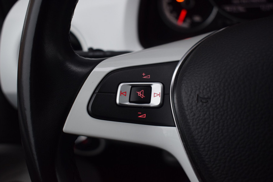 Volkswagen up! 1.0 TSI 90pk Beats | Pano | Cruise | Camera