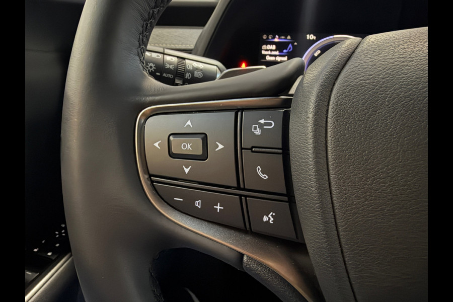 Lexus UX 300e Business Line 73 kWh | 1927KM | Nieuwe Auto | 06-2025 | Camera | Alcantara | SOH 100%