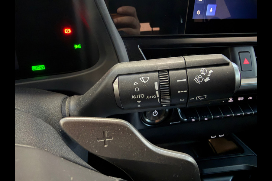 Lexus UX 300e Business Line 73 kWh | 1927KM | Nieuwe Auto | 06-2025 | Camera | Alcantara | SOH 100%