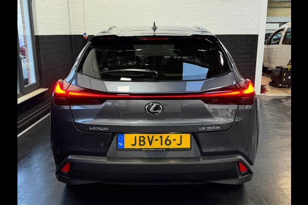 Lexus UX 300e Business Line 73 kWh | 1927KM | Nieuwe Auto | 06-2025 | Camera | Alcantara | SOH 100%