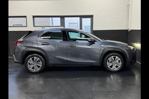 Lexus UX 300e Business Line 73 kWh | 1927KM | Nieuwe Auto | 06-2025 | Camera | Alcantara | SOH 100%