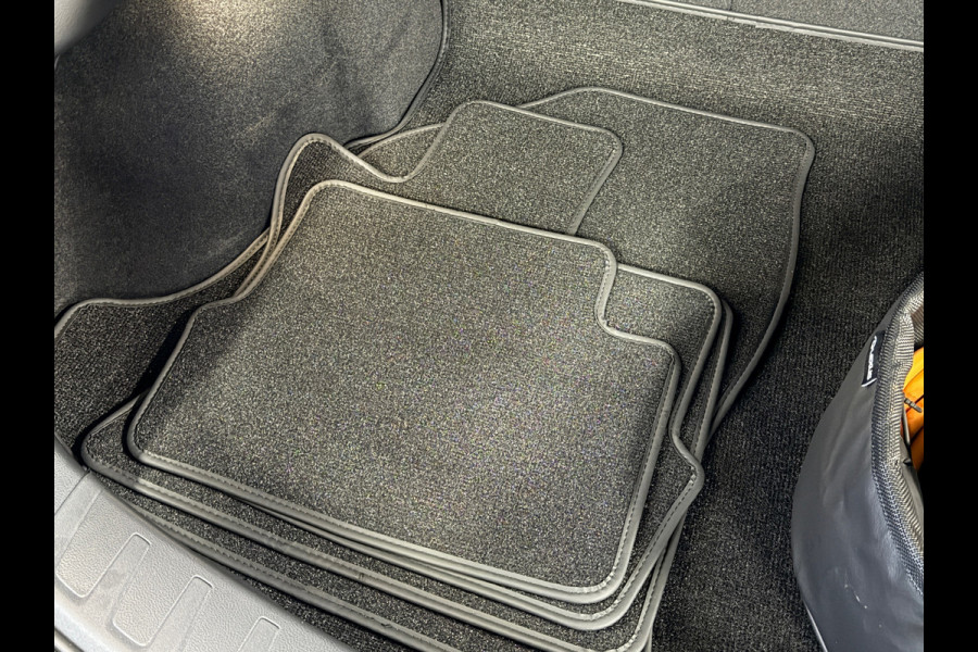 Lexus UX 300e Business Line 73 kWh | 1927KM | Nieuwe Auto | 06-2025 | Camera | Alcantara | SOH 100%