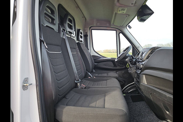 Iveco Daily 35S16V 2.3 L4H2 Automaat Airco Vleugeldeuren 3 Zits Euro6 156 PK!